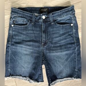Judy Blue stretch cutoff denim shorts size medium
